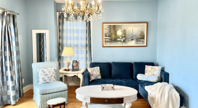 Двухместный люкс с балконом Redwood Bed and Breakfast