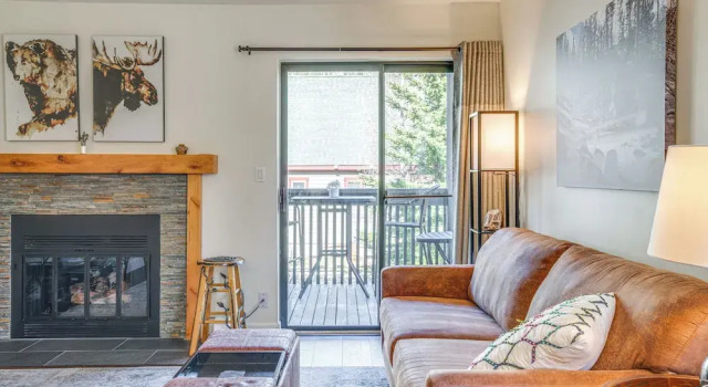 1/2 Mi to Dtwn Frisco: Mtn-view Condo w/ Pool!