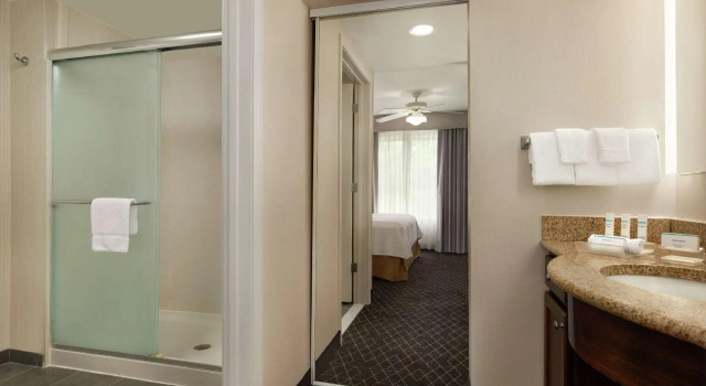 Четырёхместный люкс с 2 комнатами Homewood Suites by Hilton Dover - Rockaway