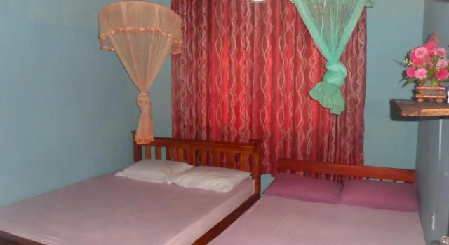 Thisal Guest House