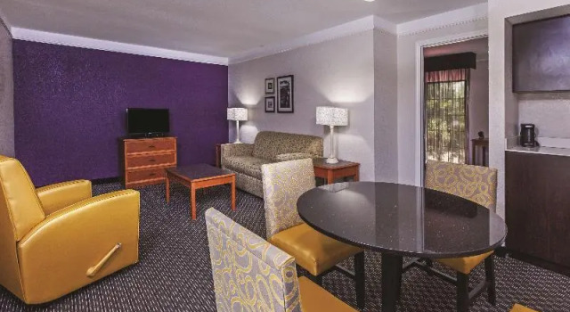 Люкс La Quinta Inn by Wyndham San Marcos