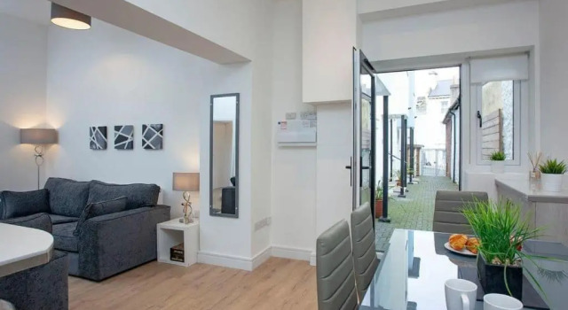 1 primrose mews, Забронировать Отель Отели Торки с парковкой, рядом с Corbyn Beach, Парковка