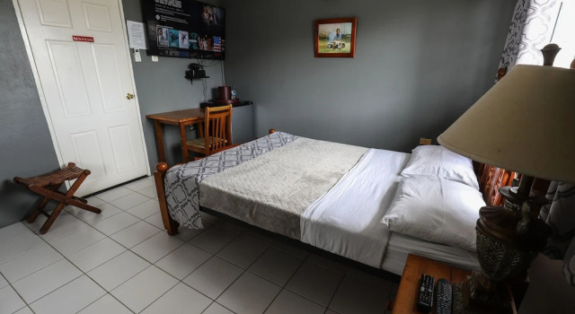 Двухместный номер Comfort с балконом Airport Inn
