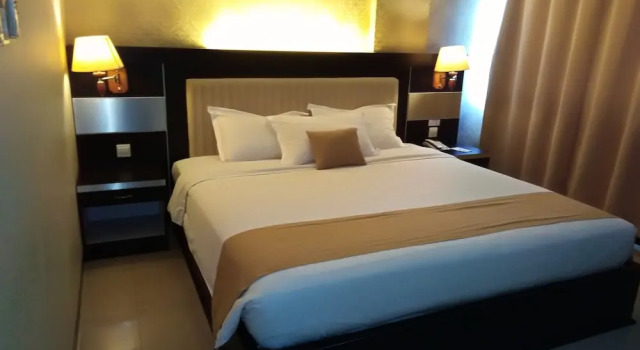 Двухместный полулюкс Zahra Syariah Hotel