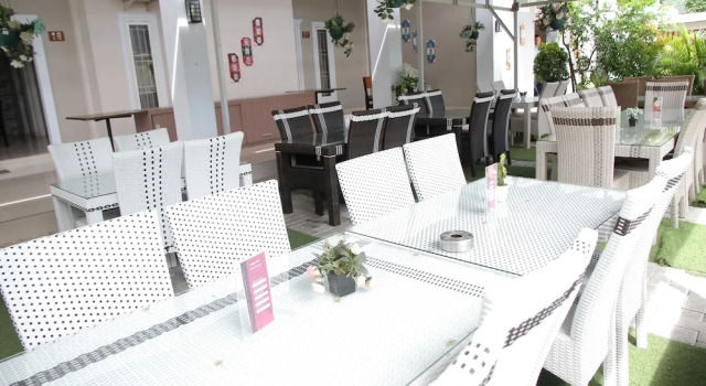 Zamrud Hotel by OYO Rooms, Prenota Hotel Hotel a Sulawesi con parcheggio, Parcheggio