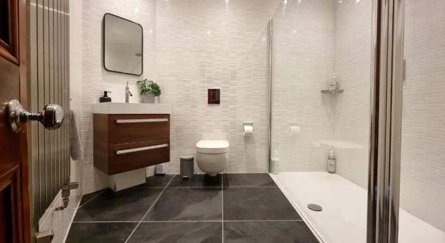 Апартаменты Luxury 2 bedroom city centre apartment with panoramic views and high ceilings