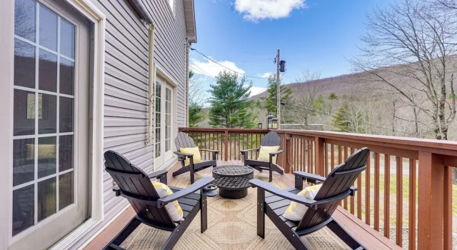 Secluded Kerhonkson Retreat With Deck + Views!, Забронировать Дом для отпуска Виллы Ulster County, Вилла