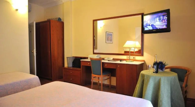 Трёхместный номер Standard Hotel Benessere Villa Fiorita