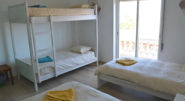 Кровать в общем номере Sagres Natura