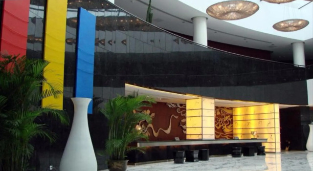 Days Hotel Lianyungang, Book Hotel Hoteller i Lianyungang med pool, Swimmingpool