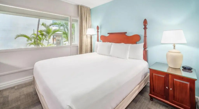 Двухместный номер Standard Maui Beach Hotel