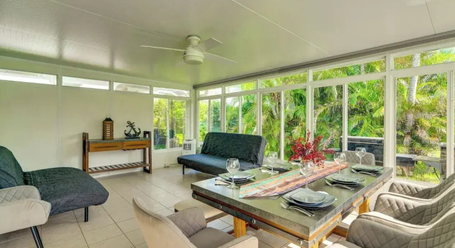 Коттедж 2 Mi to Beach: Canal-front Retreat in Cape Coral!