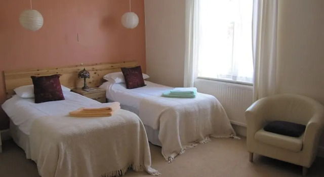 The Tree Relaxation Retreat, Book Hotel 3-stjernede hoteller i Merseyside, 3*