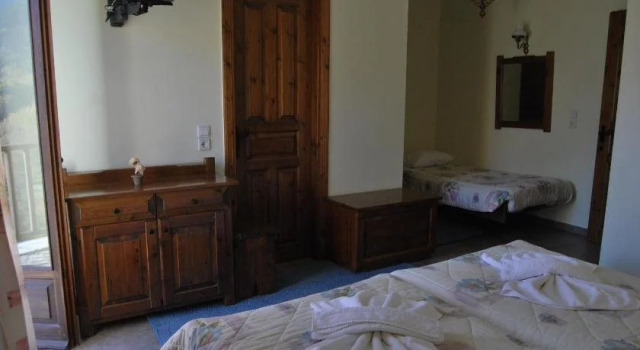 Rizoma Guesthouse, Rezervovat Hotel Karpenisi 