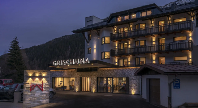 Heart Hotel Grischuna, Забронировать Отель Отели Санкт-Антон-ам-Арльберг с бассейном, рядом с Горнолыжный подъемник Гампенбан, Бассейн