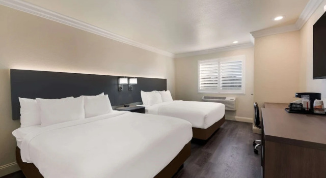 Четырёхместный номер Standard Comfort Inn Gilroy