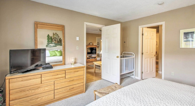 Апартаменты с 2 комнатами с балконом Lincoln Resort Condo w/ Pool Access - Near Hiking!