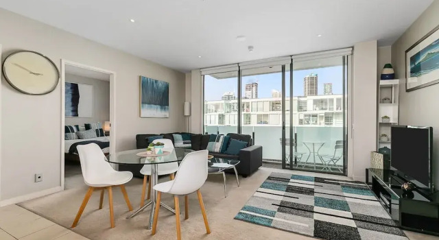 Zodiaks 2 Bedroom Apartment Pool Gym Parking