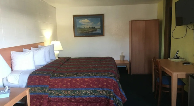 Четырёхместный номер Standard Budget Inn Boise