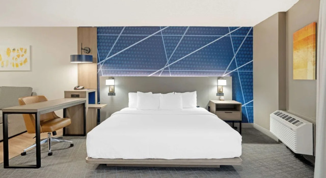 Двухместный номер Standard с балконом и с видом на город Comfort Suites Idaho Falls