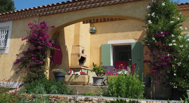 Holiday Cottage With Private Terrace, Bellegarde, Rezerwuj Dom wakacyjny Bellegarde Gard