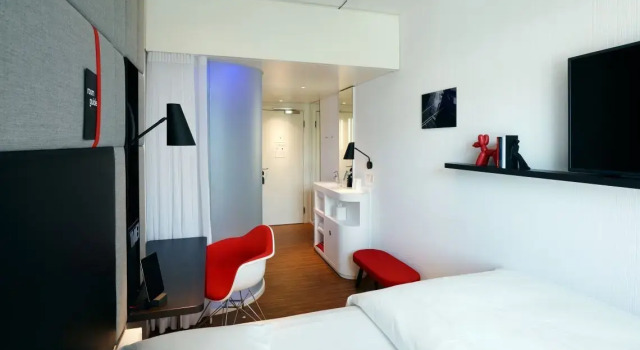 Двухместный номер Standard citizenM Zürich