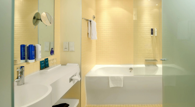 Номер Superior с балконом и с видом на город Radisson Blu Resort & Spa