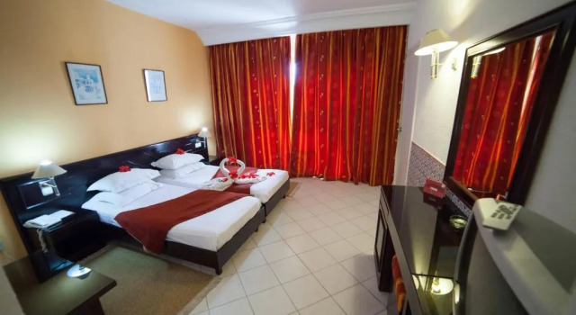 Трёхместный номер Standard Hotel Liberty Resort