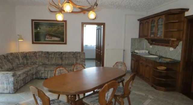 32 fös apartman, Забронировать Апартаменты/квартира Отели Балатонлелле с парковкой, Парковка