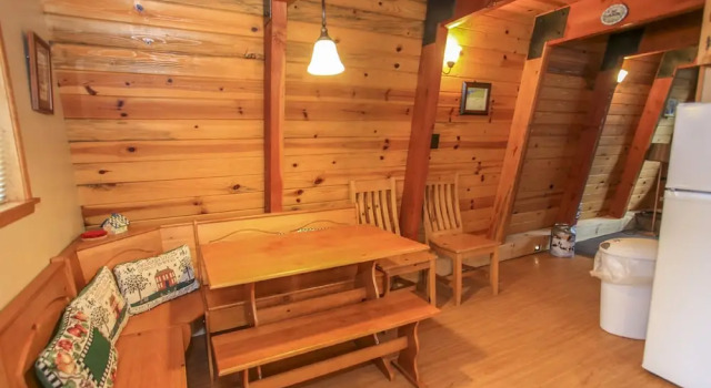 Sleepy Cat Cabin, Забронировать Отель Биг-Бэар-Сити San Bernardino Mountains