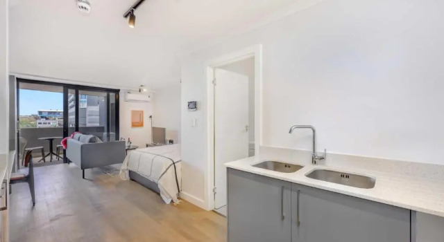 Студия Standard Newlands Peak Apartments