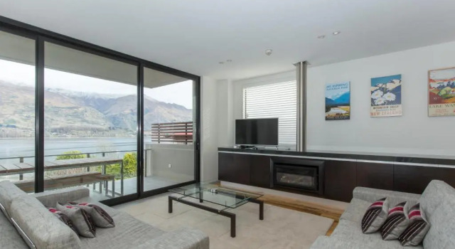 Апартаменты Lakeshore Springs Apartments