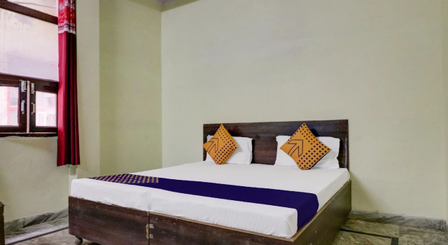SPOT ON 76829 Anant Palace