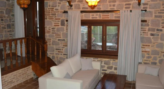 Lesvos Tower House Komninos, Забронировать Отель Отели и гостиницы Лесбоса, Отель