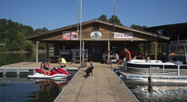 Self Creek Lodge and Marina, Varaa Hotelli Glenwood 