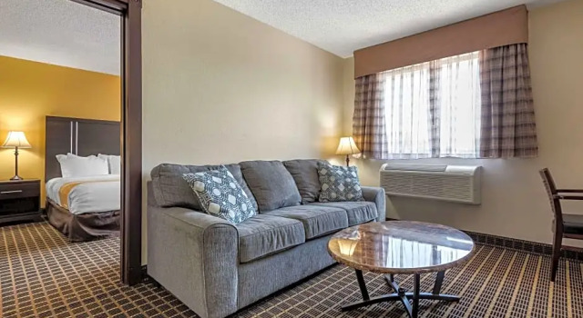 Двухместный люкс Quality Inn & Suites Warren