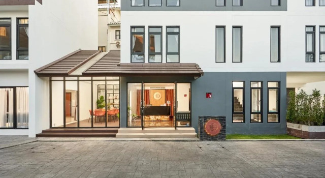 Be Phrasingh Hotel Chiang Mai, Забронировать Отель Отели Чиангмай с парковкой, рядом с Sompet Market, Парковка