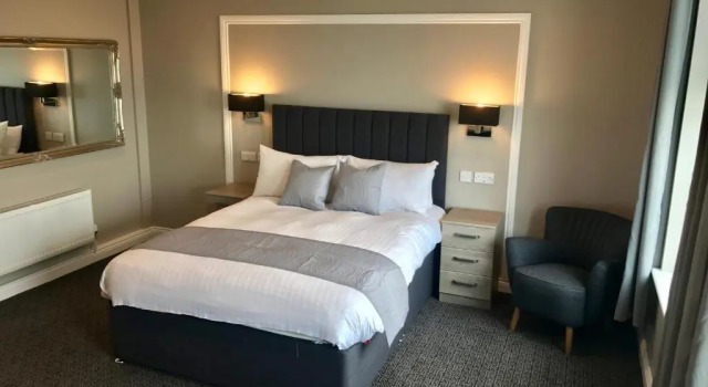 Номер Deluxe The Raven Hotel