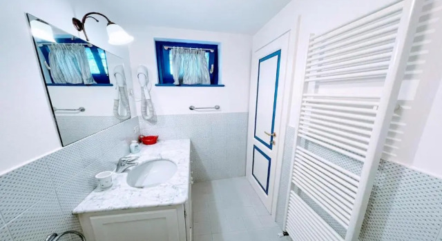 Spoleto Splashwhole Private Villagesleeps 30 With Football Pitch and Play Area, Varaa Hotelli Spoleto Umbria