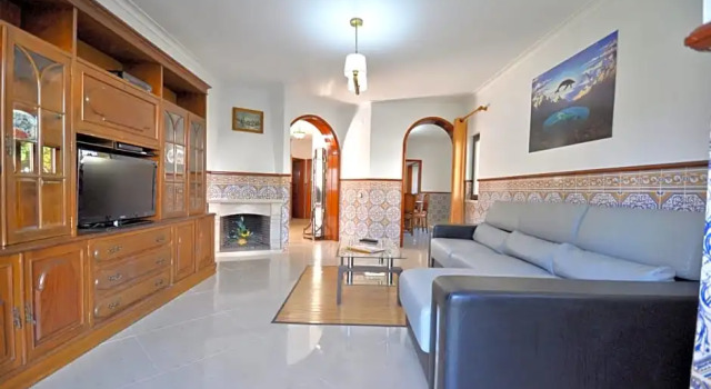 Private Pool Villa Walking Distance to Local Amenities