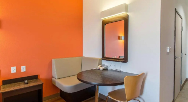 Четырёхместный номер Economy Motel 6 Texas City, TX - I-45 South