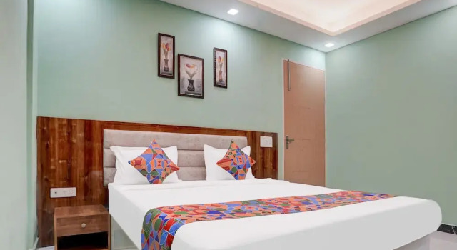 Номер Deluxe FabHotel Sky - Nr Sapphire 83 Mall, Manesar