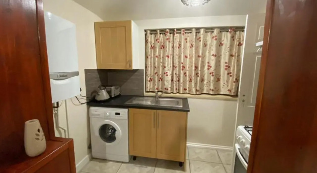 Guest House B&B, Забронировать Отель «постель и завтрак» Оксфорд Оксфордшир, рядом с Temple Cowley Pools