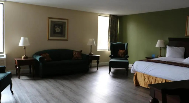 Студия Days Inn & Suites by Wyndham Rocky Mount Golden East