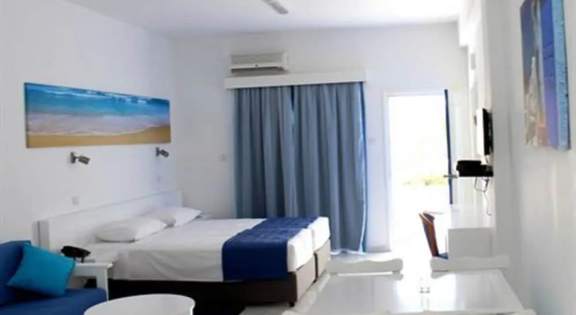 Studio i balkonem Flokkas Hotel Apartments