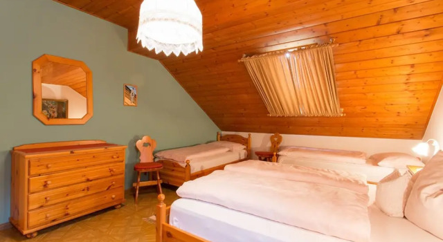 Кровать в общем номере Residence Obermoarhof - Family Apartments with Pool & Playground