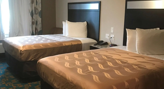 Шестиместный номер Standard SureStay Hotel by Best Western Brownsville