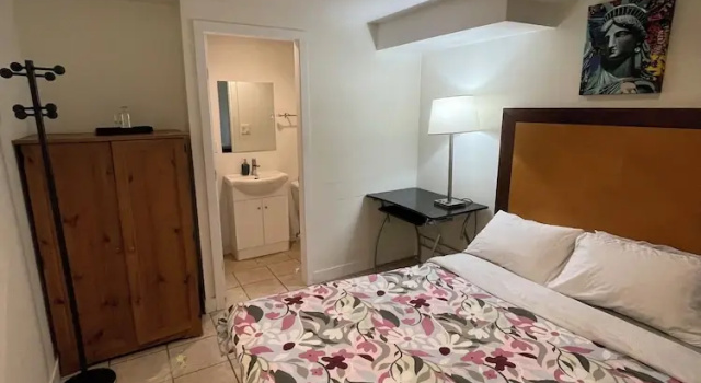 Номер Standard West Broadway guesthouse