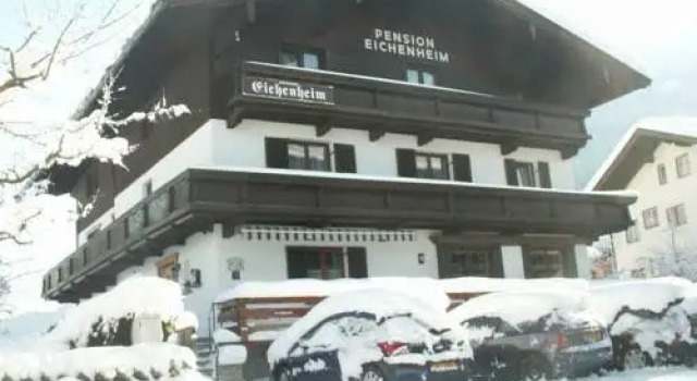 Pension Eichenheim, Rezerwuj Hotel Hotele w Tyrol z parkingiem, Parking