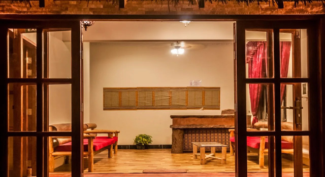 Sunshine Lodge, Забронировать Отель Отели Гурайдо с парковкой, рядом с Пляж Kandooma Beach, Парковка